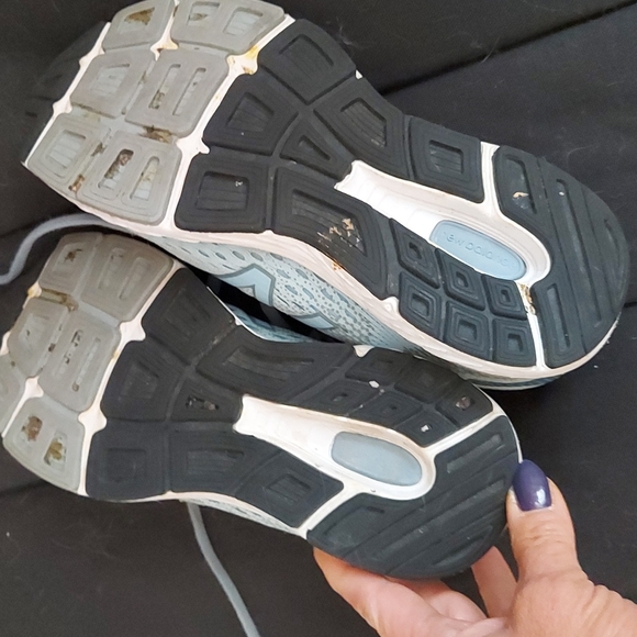 Light blue New balance shoes - Picture 4 of 4